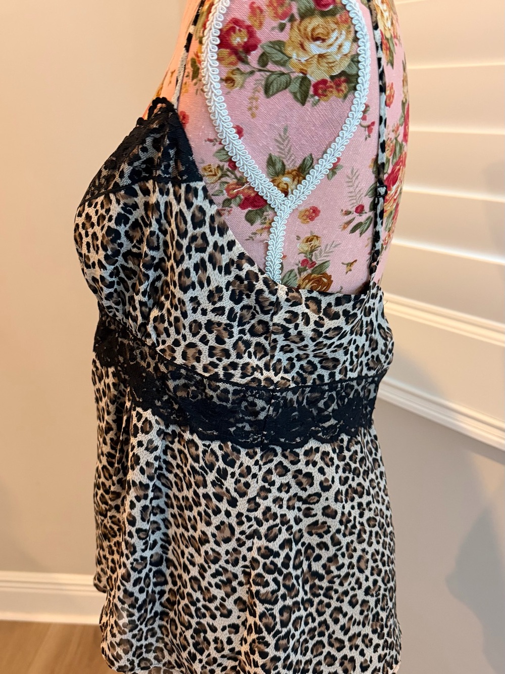 Vintage Therapy Y2K Leopard Lace Cami Top – UK 16 - Picture 3 of 6